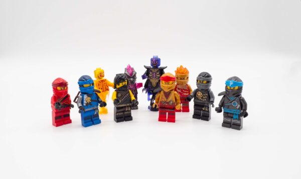 Lego 10 verschiedene Ninjago Figuren