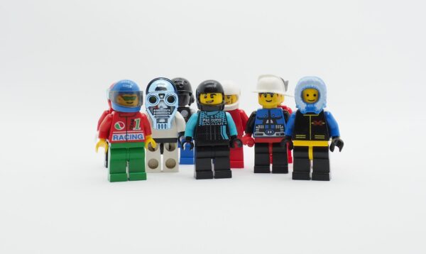 Lego Figuren 10 Stück mit Kopfbedeckung