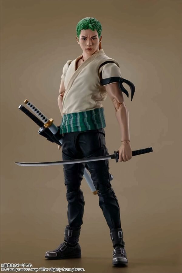 One Piece Netflix - Roronoa Zoro S.H.Figuarts 15cm